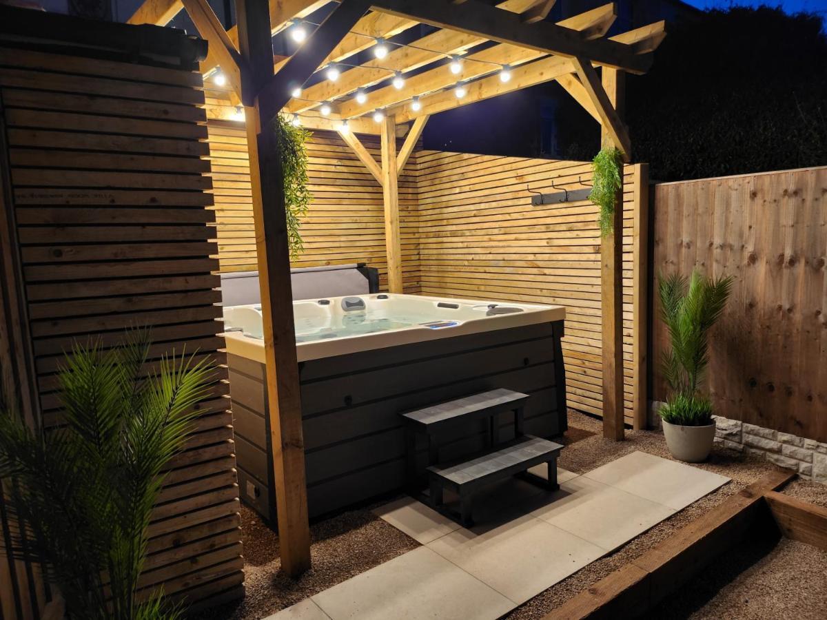 Xxhot Tubxx 4Bed Semi, Sleeps 8, 2 Bathrooms Blackpool Exteriér fotografie